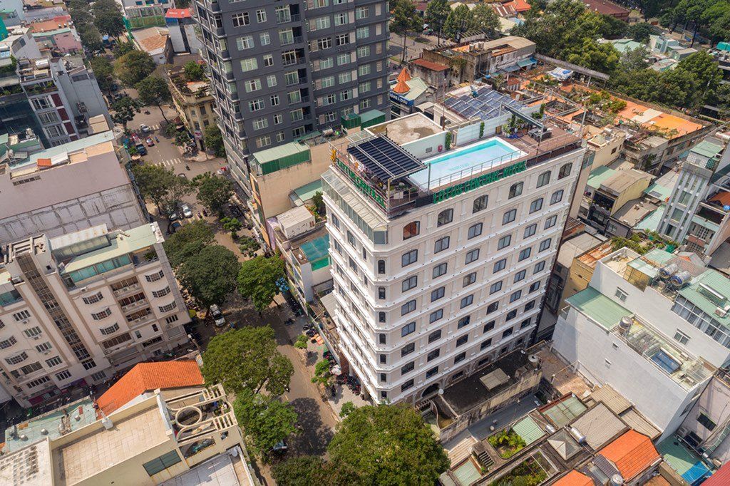 Happy Life Grand & Rooftop Skybar Hotel 4*